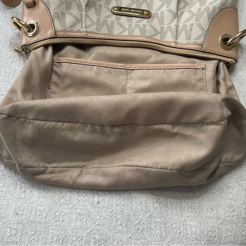 Michael‎ Kors Beige and Cream Women's Shoulder Bag~ Jet Set MK Logo - Picture 14 of 15